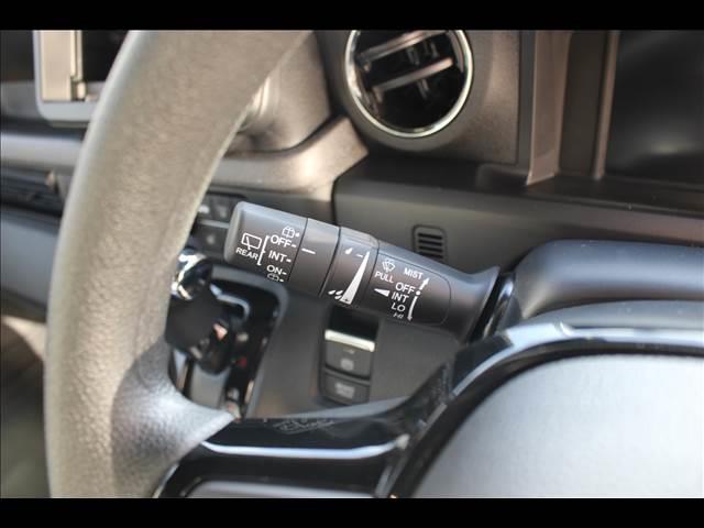Ｎ－ＢＯＸカスタム ベースグレード　届出済未使用車（33枚目）
