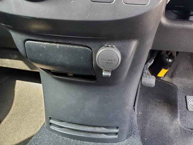AU 4WD CVT 社外アルミ 純正CD・MD ETC(24枚目)