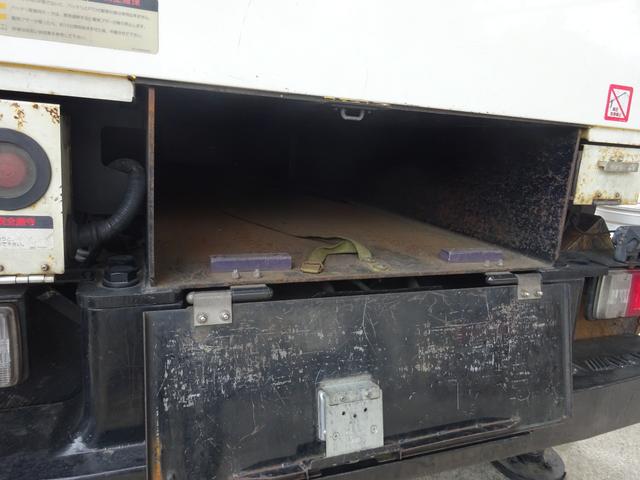 デュトロ 　高所作業車　オートマ　ＥＴＣ　作業床車載荷重２００ｋｇ　最大積載量１５０ｋｇ　前後アウトリガー　エアバック　左右棚付き　ＡＭＦＭラジオ（19枚目）