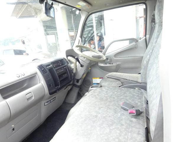 デュトロ 　高所作業車　オートマ　ＥＴＣ　作業床車載荷重２００ｋｇ　最大積載量１５０ｋｇ　前後アウトリガー　エアバック　左右棚付き　ＡＭＦＭラジオ（31枚目）