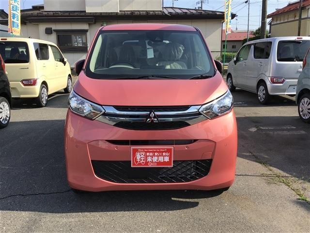 ｅＫワゴン Ｍ　４ＷＤ　届出済未使用車　キーレスエントリー　アイドリングストップ　衝突被害軽減システム　衝突安全ボディ　盗難防止システム　クリアランスソナー　シートヒーター　ベンチシート　寒冷地仕様　レーンアシスト（4枚目）