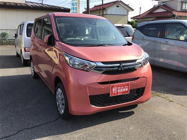 ｅＫワゴン Ｍ　４ＷＤ　届出済未使用車　キーレスエントリー　アイドリングストップ　衝突被害軽減システム　衝突安全ボディ　盗難防止システム　クリアランスソナー　シートヒーター　ベンチシート　寒冷地仕様　レーンアシスト（5枚目）