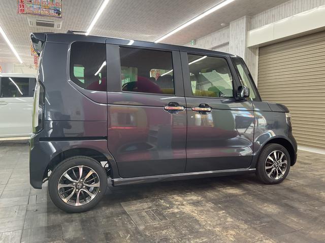 Ｎ－ＢＯＸカスタム ベースグレード　４ＷＤ　届出済未使用車　スマートキー　アイドリングストップ　衝突被害軽減システム　盗難防止システム　クリアランスソナー　シートヒーター　バックカメラ　サイドカメラ　ＬＥＤヘッドランプ　レーンアシスト（12枚目）