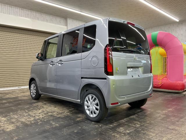 Ｎ－ＢＯＸ ベースグレード　４ＷＤ　届出済未使用車　スマートキー　アイドリングストップ　衝突被害軽減システム　衝突安全ボディ　盗難防止システム　クリアランスソナー　シートヒーター　ＬＥＤヘッドランプ　サイドカメラ　バックカメラ（8枚目）