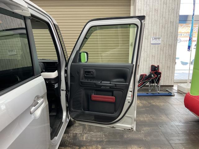 スペーシア ハイブリッドＧ　４ＷＤ　スマートキー　アイドリングストップ　衝突被害軽減システム　衝突安全ボディ　盗難防止システム　クリアランスソナー　シートヒーター　フルフラット（52枚目）