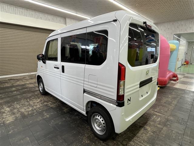 Ｎ－ＶＡＮ 　４ＷＤ　届出済未使用車　スマートキー　アイドリングストップ　衝突被害軽減システム　衝突安全ボディ　盗難防止システム　クリアランスソナー　シートヒーター（11枚目）