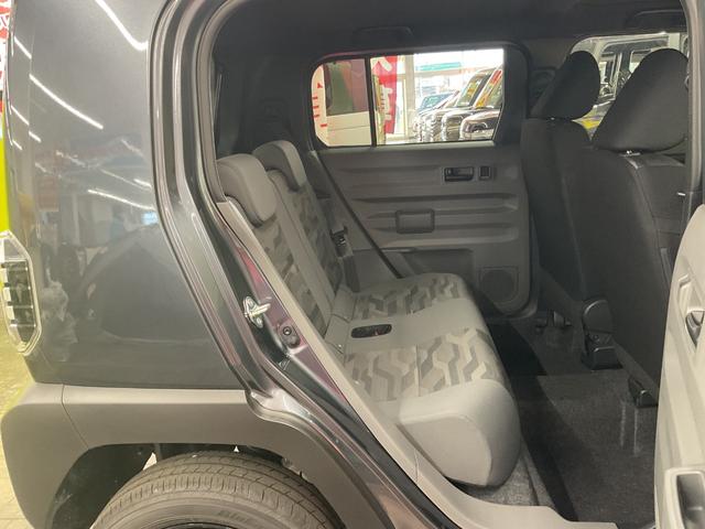 タフト Ｘ　４ＷＤ　届出済未使用車　スマートキー　アイドリングストップ　衝突被害軽減システム　衝突安全ボディ　盗難防止システム　クリアランスソナー　サンルーフ　バックカメラ　ＬＥＤヘッドランプ（17枚目）