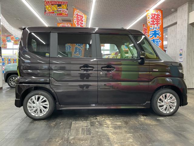 スペーシアカスタム ハイブリッドＧＳ　４ＷＤ　届出済未使用車　スマートキー　アイドリングストップ　衝突被害軽減システム　衝突安全ボディ　盗難防止システム　クリアランスソナー　シートヒーター　助手席側パワースライド（12枚目）