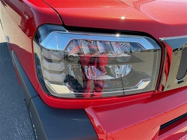 タフト Ｇ　ダーククロムベンチャー　４ＷＤ　届出済未使用車　衝突被害軽減システム　盗難防止システム　衝突安全ボディ　クリアランスソナー　シートヒーター　サンルーフ　電動パーキングブレーキ（6枚目）