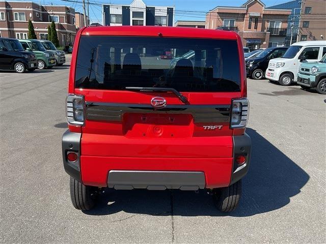 タフト Ｇ　ダーククロムベンチャー　４ＷＤ　届出済未使用車　衝突被害軽減システム　盗難防止システム　衝突安全ボディ　クリアランスソナー　シートヒーター　サンルーフ　電動パーキングブレーキ（14枚目）