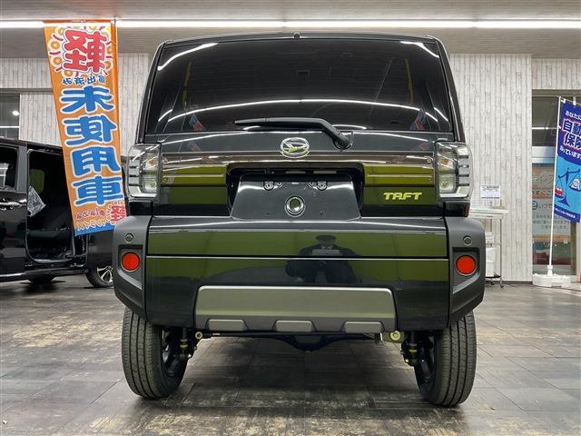 タフト Ｇ　ダーククロムベンチャー　４ＷＤ　届出済未使用車　スマートキー　アイドリングストップ　衝突被害軽減システム　衝突安全ボディ　盗難防止システム　クリアランスソナー　シートヒーター　サンルーフ　ＬＥＤヘッドランプ　バックカメラ（7枚目）