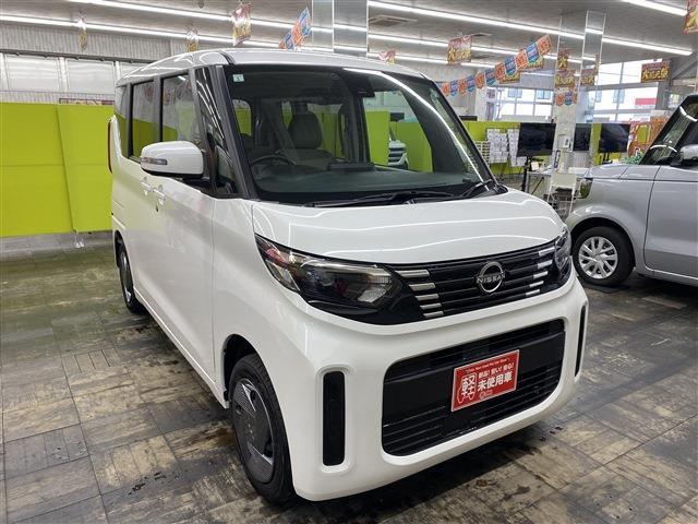 ルークス Ｘ　４ＷＤ　全方位カメラ　スマートキー　アイドリングストップ　衝突被害軽減システム　衝突安全ボディ　盗難防止システム　クリアランスソナー　シートヒーター　ＬＥＤヘッドランプ（4枚目）