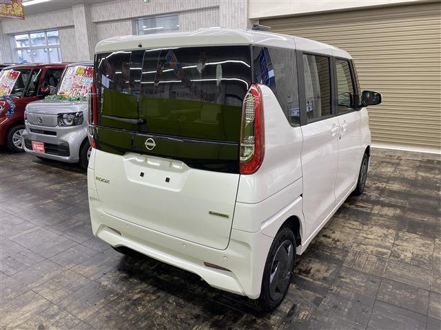 ルークス Ｘ　４ＷＤ　全方位カメラ　スマートキー　アイドリングストップ　衝突被害軽減システム　衝突安全ボディ　盗難防止システム　クリアランスソナー　シートヒーター　ＬＥＤヘッドランプ（9枚目）