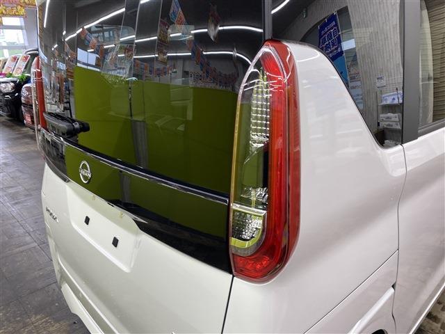 ルークス Ｘ　４ＷＤ　全方位カメラ　スマートキー　アイドリングストップ　衝突被害軽減システム　衝突安全ボディ　盗難防止システム　クリアランスソナー　シートヒーター　ＬＥＤヘッドランプ（12枚目）