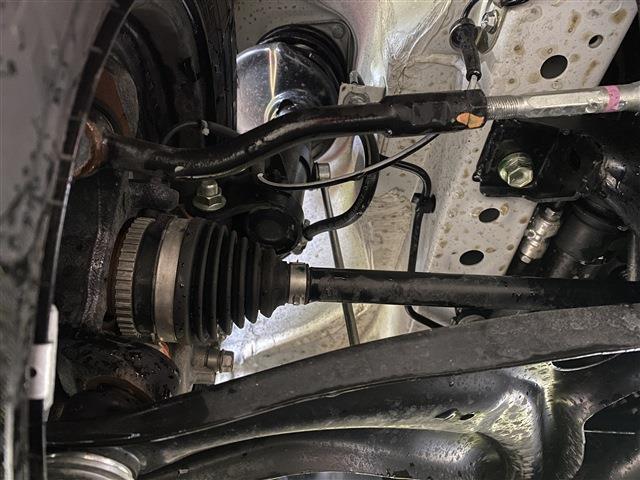 ＮＶ１００クリッパーバン 　４ＷＤ　ＦＭ／ＡＭチューナー　アイドリングストップ　パートタイム４ＷＤ　衝突被害軽減システム　ＬＥＤルームランプ　　エアコン　パワーステアリング（9枚目）