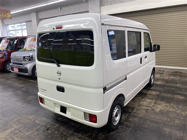 ＮＶ１００クリッパーバン 　４ＷＤ　ＦＭ／ＡＭチューナー　アイドリングストップ　パートタイム４ＷＤ　衝突被害軽減システム　ＬＥＤルームランプ　　エアコン　パワーステアリング（10枚目）