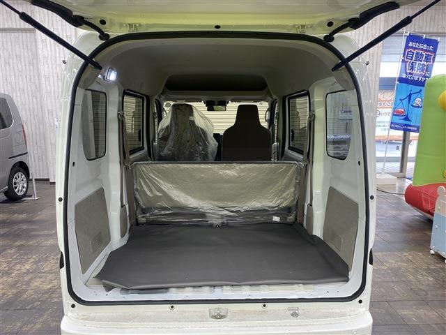 ＮＶ１００クリッパーバン 　４ＷＤ　ＦＭ／ＡＭチューナー　アイドリングストップ　パートタイム４ＷＤ　衝突被害軽減システム　ＬＥＤルームランプ　　エアコン　パワーステアリング（18枚目）