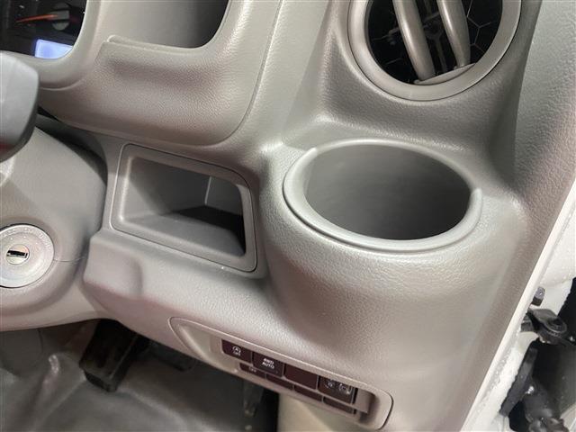 ＮＶ１００クリッパーバン 　４ＷＤ　ＦＭ／ＡＭチューナー　アイドリングストップ　パートタイム４ＷＤ　衝突被害軽減システム　ＬＥＤルームランプ　　エアコン　パワーステアリング（29枚目）