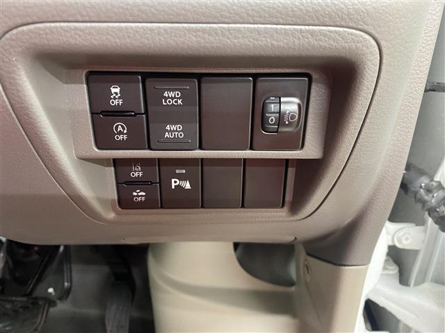 ＮＶ１００クリッパーバン 　４ＷＤ　ＦＭ／ＡＭチューナー　アイドリングストップ　パートタイム４ＷＤ　衝突被害軽減システム　ＬＥＤルームランプ　　エアコン　パワーステアリング（32枚目）