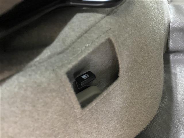 ＮＶ１００クリッパーバン 　４ＷＤ　ＦＭ／ＡＭチューナー　アイドリングストップ　パートタイム４ＷＤ　衝突被害軽減システム　ＬＥＤルームランプ　　エアコン　パワーステアリング（41枚目）