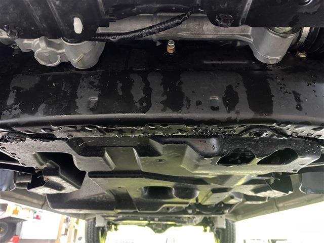 ＮＶ１００クリッパーバン 　４ＷＤ　ＦＭ／ＡＭチューナー　アイドリングストップ　パートタイム４ＷＤ　衝突被害軽減システム　ＬＥＤルームランプ　　エアコン　パワーステアリング（47枚目）