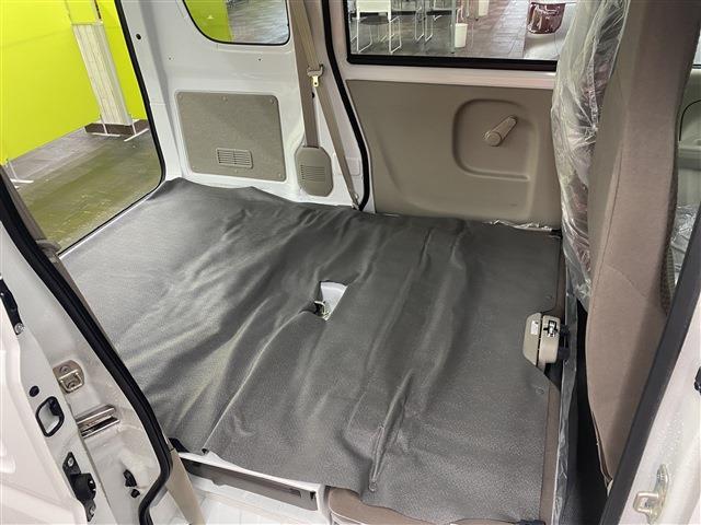 ＮＶ１００クリッパーバン 　４ＷＤ　ＦＭ／ＡＭチューナー　アイドリングストップ　パートタイム４ＷＤ　衝突被害軽減システム　ＬＥＤルームランプ　　エアコン　パワーステアリング（53枚目）