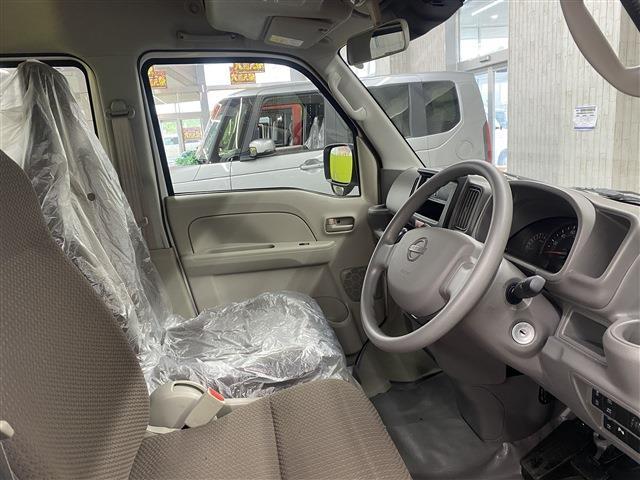 ＮＶ１００クリッパーバン 　４ＷＤ　ＦＭ／ＡＭチューナー　アイドリングストップ　パートタイム４ＷＤ　衝突被害軽減システム　ＬＥＤルームランプ　　エアコン　パワーステアリング（58枚目）