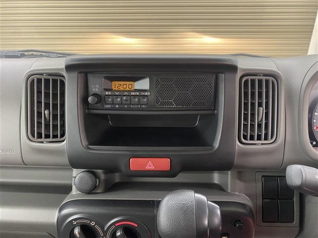ＮＶ１００クリッパーバン 　４ＷＤ　ＦＭ／ＡＭチューナー　アイドリングストップ　パートタイム４ＷＤ　衝突被害軽減システム　ＬＥＤルームランプ　　エアコン　パワーステアリング（62枚目）