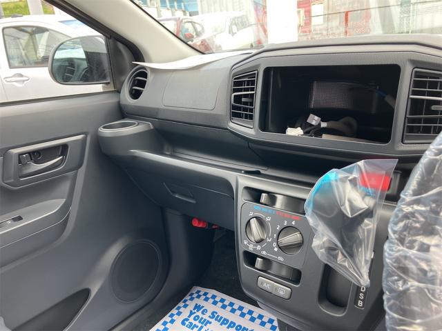 ミライース Ｌ　４ＷＤ　届け出済み未使用車　オートライト　キーレスエントリー　アイドリングストップ　ＣＶＴ　盗難防止システム　ＡＢＳ　ＥＳＣ　衝突安全ボディ　エアコン　パワーステアリング　パワーウィンドウ（4枚目）