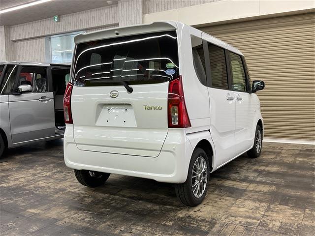タント Ｌ　４ＷＤ　キーレスエントリー　アイドリングストップ　衝突被害軽減システム　衝突安全ボディ　盗難防止システム　クリアランスソナー　シートヒーター　レーンアシスト　ＬＥＤヘッドランプ　フルフラット（5枚目）