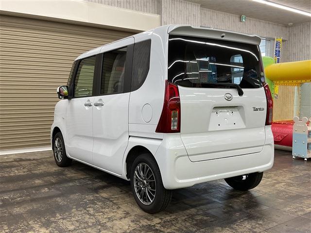 タント Ｌ　４ＷＤ　キーレスエントリー　アイドリングストップ　衝突被害軽減システム　衝突安全ボディ　盗難防止システム　クリアランスソナー　シートヒーター　レーンアシスト　ＬＥＤヘッドランプ　フルフラット（8枚目）
