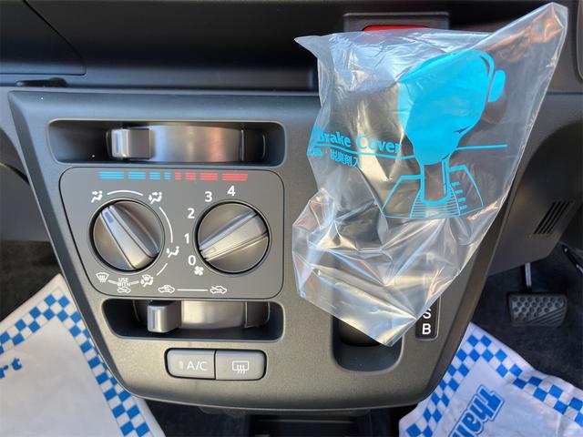 ミライース Ｌ　４ＷＤ　オートライト　キーレスエントリー　アイドリングストップ　ＣＶＴ　盗難防止システム　ＡＢＳ　ＥＳＣ　衝突安全ボディ　エアコン　パワーステアリング　パワーウィンドウ（4枚目）