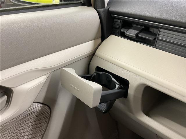 届出済　未使用車は新車の香りがします！中古車のようにタバコ臭い心配がありません。