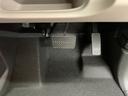 ベースグレード　４ＷＤ　届出済未使用車　スマートキー　アイドリングストップ　衝突被害軽減システム　衝突安全ボディ　盗難防止システム　クリアランスソナー　シートヒーター　ＬＥＤヘッドランプ　サイドカメラ　バックカメラ（35枚目）