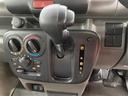 　４ＷＤ　ＦＭ／ＡＭチューナー　アイドリングストップ　パートタイム４ＷＤ　衝突被害軽減システム　ＬＥＤルームランプ　　エアコン　パワーステアリング（21枚目）