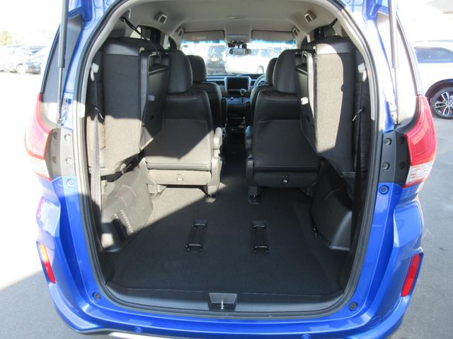 フリード クロスター　ＨｏｎｄａＳＥＮＳＩＮＧ　４ＷＤ　純正ナビ　フルセグ　Ｂｌｕｅｔｏｏｔｈ接続　ＣＤ／ＤＶＤ再生　バックカメラ　ＥＴＣ車載器　ドライブレコーダー　ＬＥＤヘッドライト　両側電動スライドドア　スマートキー（7枚目）