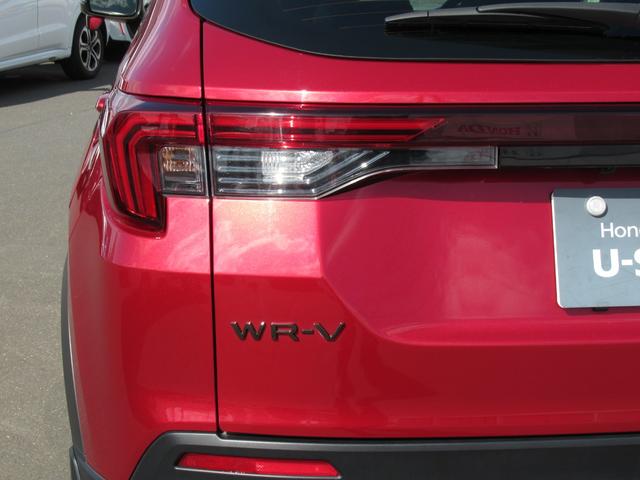 ＷＲ－Ｖ Ｚ　ＨｏｎｄａＳＥＮＳＩＮＧ　９インチ純正ナビ　Ｈｏｎｄａコネクト対応　フルセグＴＶ　Ｂｌｕｅｔｏｏｔｈ接続　リアカメラ　ＬＥＤヘッドライト　純正アルミホイール（9枚目）