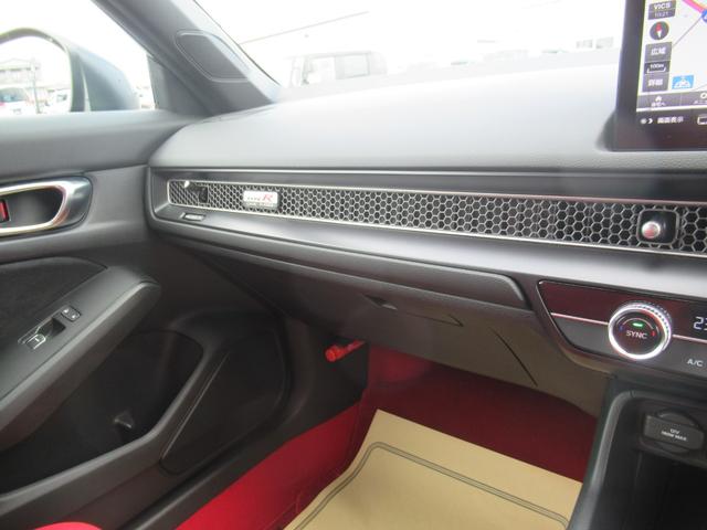 シビック タイプRレーシングブラックパッケージ(62枚目)