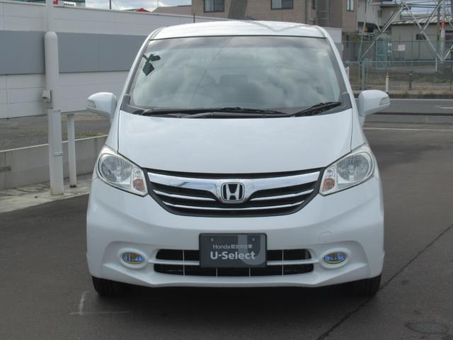 フリード Gジャストセレクション 4WD 純正ナビ ワンセグTV CD再生 リアカメラ ETC車載器 社外15インチアルミホイール 片側電動スライドドア 3列シート フロアマット 盗難防止装置(2枚目)