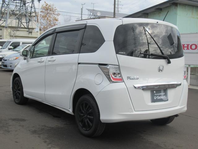 フリード Gジャストセレクション 4WD 純正ナビ ワンセグTV CD再生 リアカメラ ETC車載器 社外15インチアルミホイール 片側電動スライドドア 3列シート フロアマット 盗難防止装置(7枚目)