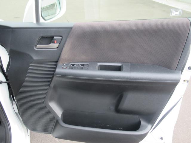 フリード Gジャストセレクション 4WD 純正ナビ ワンセグTV CD再生 リアカメラ ETC車載器 社外15インチアルミホイール 片側電動スライドドア 3列シート フロアマット 盗難防止装置(24枚目)