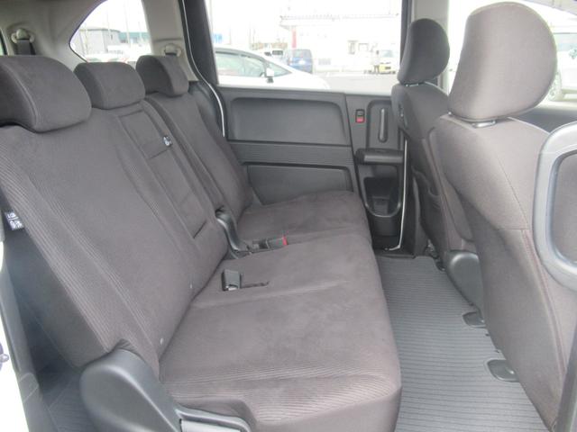 フリード Gジャストセレクション 4WD 純正ナビ ワンセグTV CD再生 リアカメラ ETC車載器 社外15インチアルミホイール 片側電動スライドドア 3列シート フロアマット 盗難防止装置(29枚目)