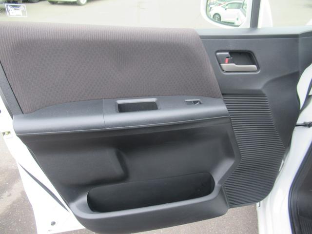 フリード Gジャストセレクション 4WD 純正ナビ ワンセグTV CD再生 リアカメラ ETC車載器 社外15インチアルミホイール 片側電動スライドドア 3列シート フロアマット 盗難防止装置(35枚目)