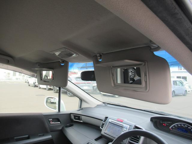 フリード Gジャストセレクション 4WD 純正ナビ ワンセグTV CD再生 リアカメラ ETC車載器 社外15インチアルミホイール 片側電動スライドドア 3列シート フロアマット 盗難防止装置(57枚目)