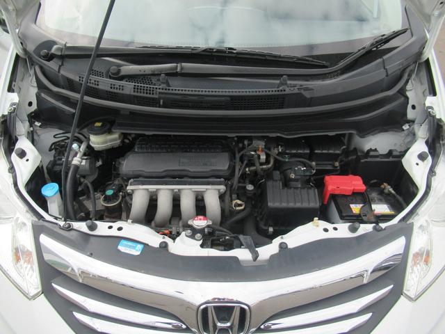 フリード Gジャストセレクション 4WD 純正ナビ ワンセグTV CD再生 リアカメラ ETC車載器 社外15インチアルミホイール 片側電動スライドドア 3列シート フロアマット 盗難防止装置(60枚目)