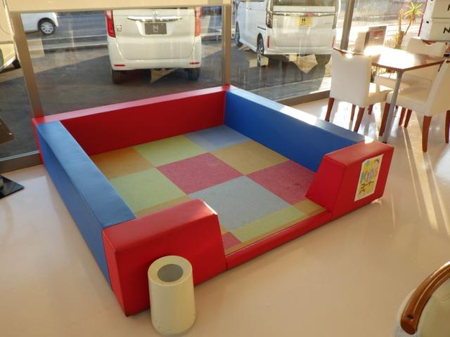 フリード Gジャストセレクション 4WD 純正ナビ ワンセグTV CD再生 リアカメラ ETC車載器 社外15インチアルミホイール 片側電動スライドドア 3列シート フロアマット 盗難防止装置(65枚目)