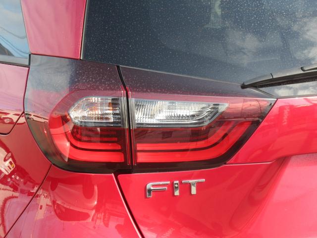 フィット e:HEVリュクス 4WD HondaSENSING 純正ナビ インターナビ対応 純正16インチアルミホイール 障害物センサー リアカメラ LEDヘッドライト Bluetooth接続 CD/DVD再生 ETC(8枚目)