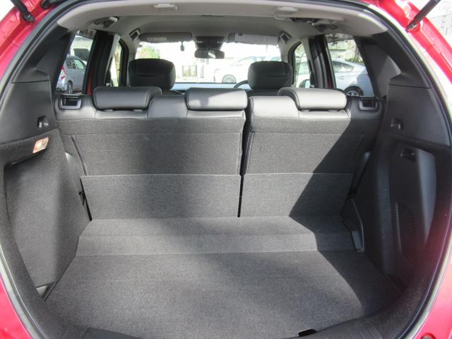 フィット e:HEVリュクス 4WD HondaSENSING 純正ナビ インターナビ対応 純正16インチアルミホイール 障害物センサー リアカメラ LEDヘッドライト Bluetooth接続 CD/DVD再生 ETC(12枚目)