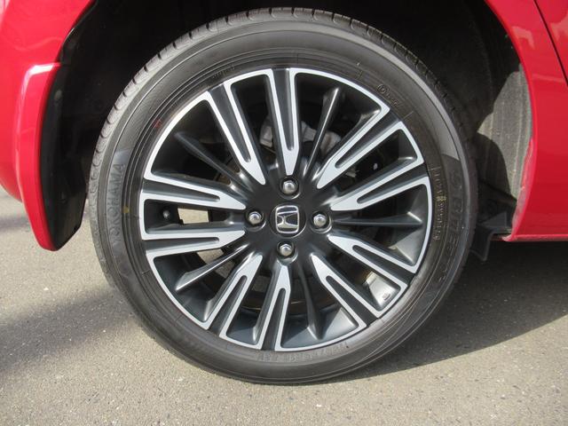 フィット e:HEVリュクス 4WD HondaSENSING 純正ナビ インターナビ対応 純正16インチアルミホイール 障害物センサー リアカメラ LEDヘッドライト Bluetooth接続 CD/DVD再生 ETC(16枚目)