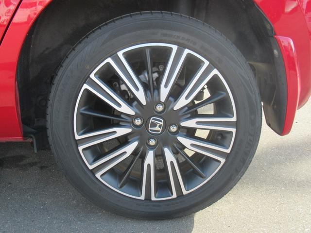 フィット e:HEVリュクス 4WD HondaSENSING 純正ナビ インターナビ対応 純正16インチアルミホイール 障害物センサー リアカメラ LEDヘッドライト Bluetooth接続 CD/DVD再生 ETC(17枚目)